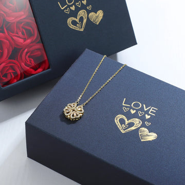 Rose Gift Box with Four-leaf Grass Necklace